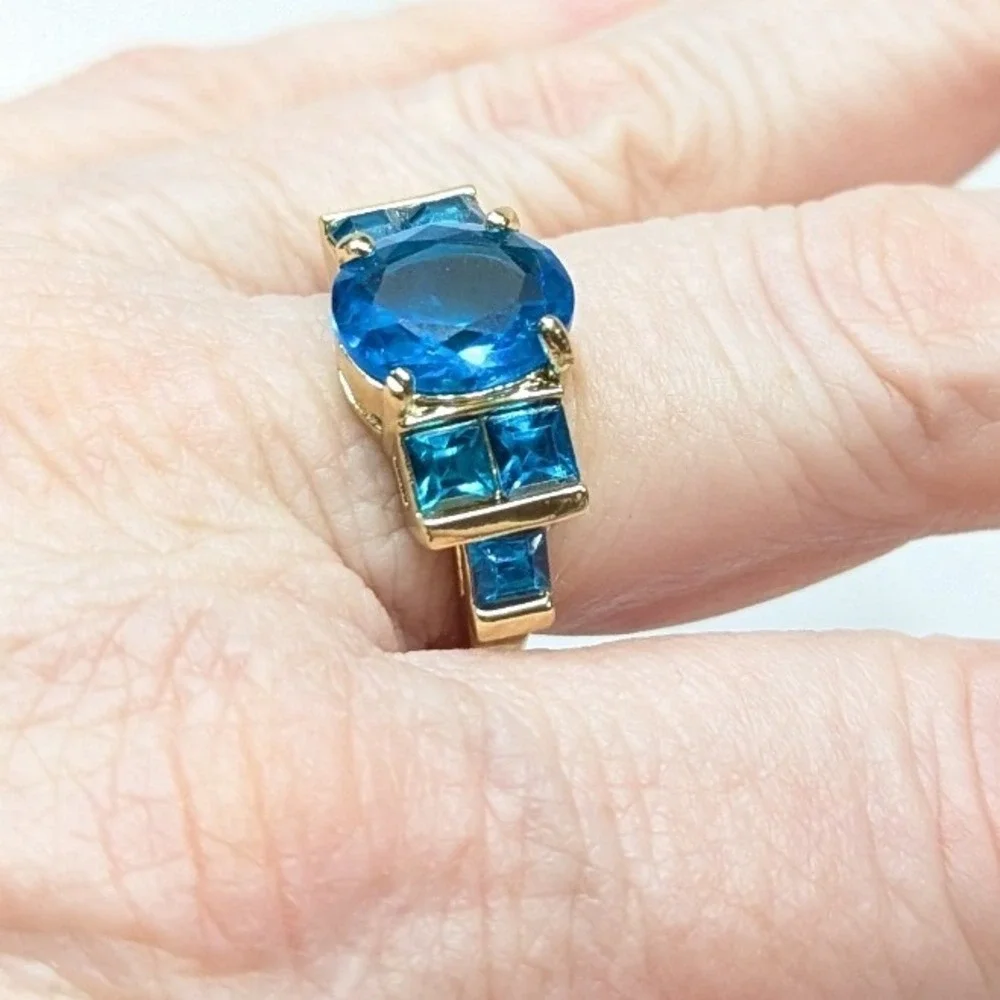 New Oval Cut Aqua Teal Blue 7 Stone Ring Plus Size 9‎ GoldTone Statement Bold
